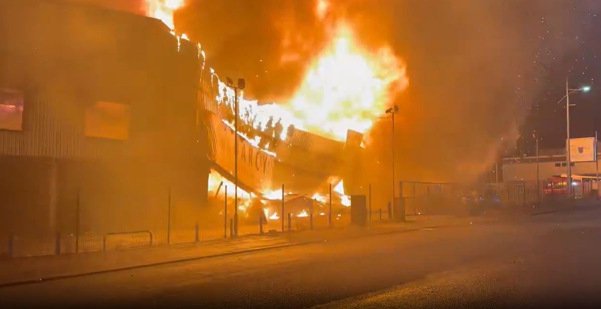 Major road closed as firefighters tackle huge blaze in Salford