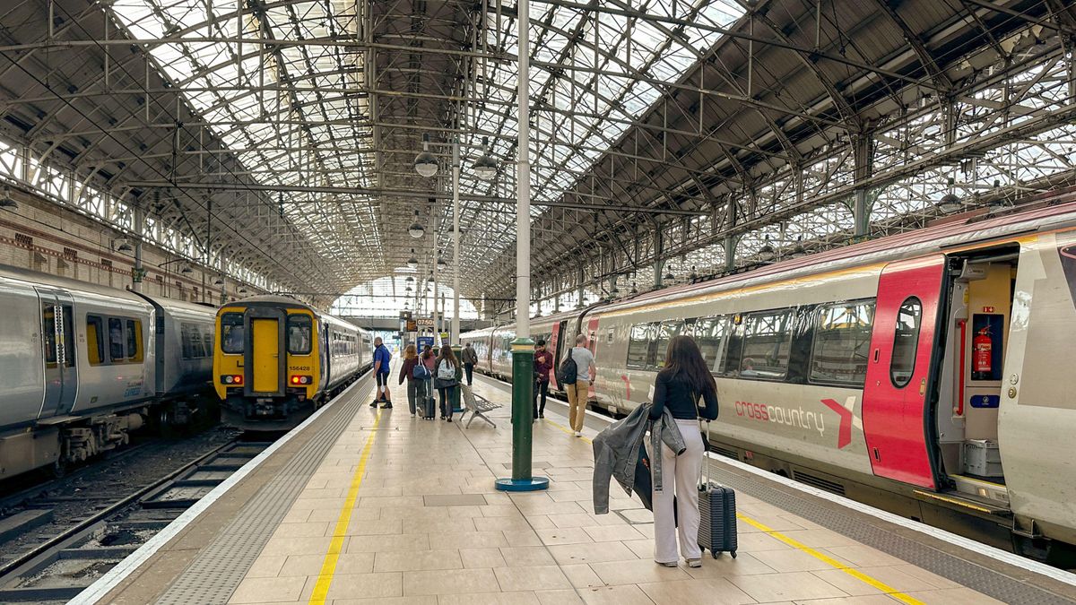 Major rail disruption across swathes of UK after power failure