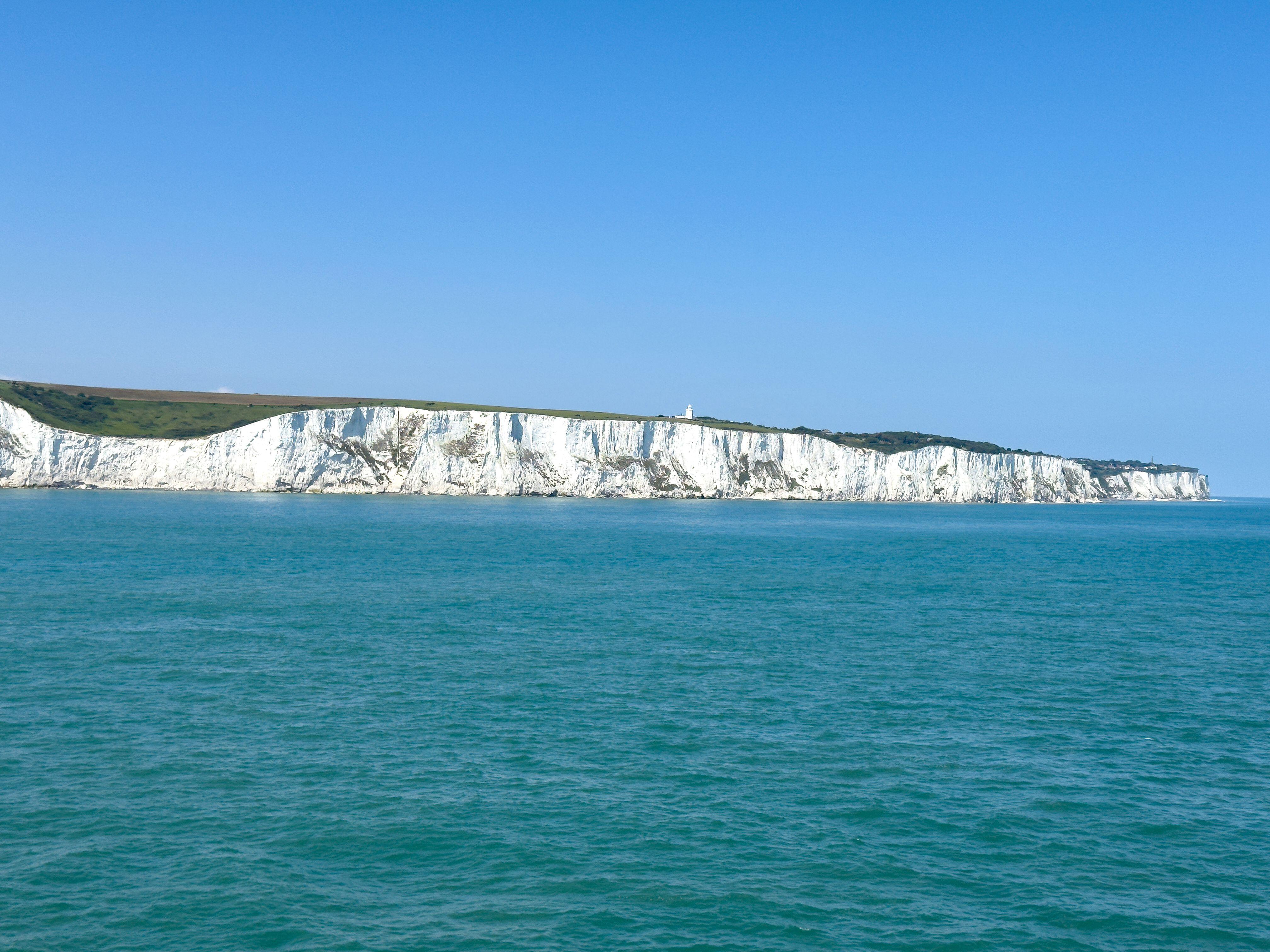 Record number of migrants cross Channel in 'mega-dinghy'