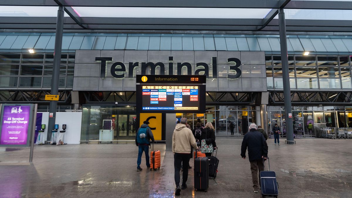 Travel disruption after Heathrow terminal flooding