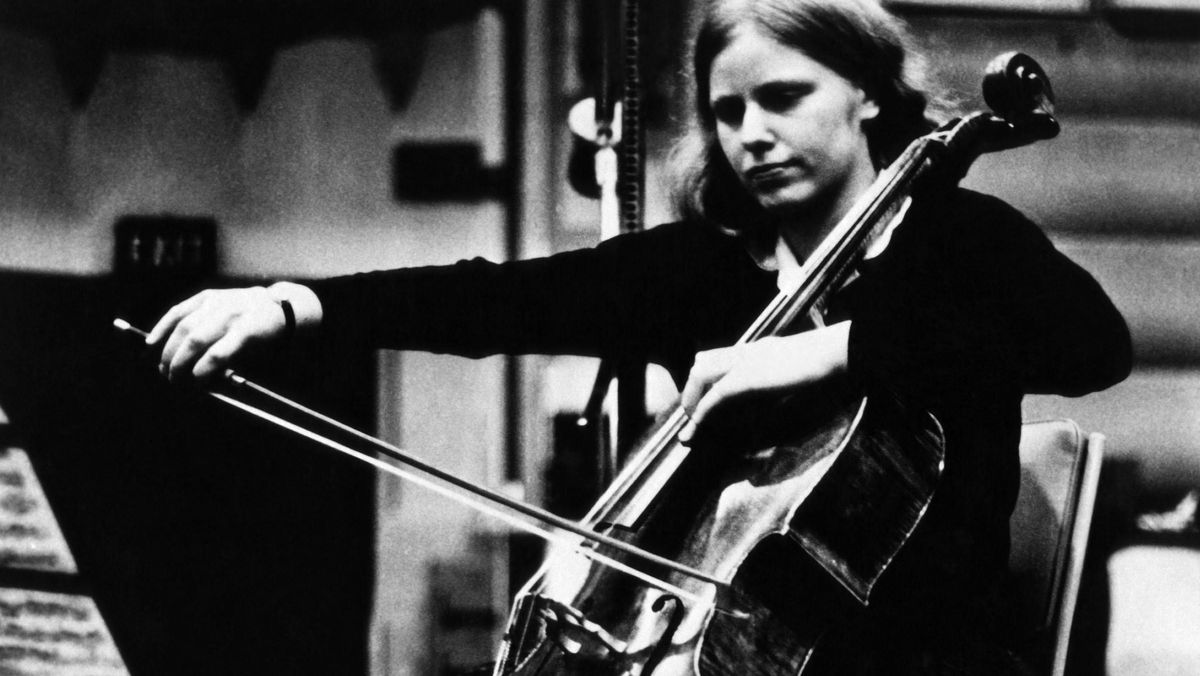 Belongings of cellist Jacqueline du Pre to sell at auction next month