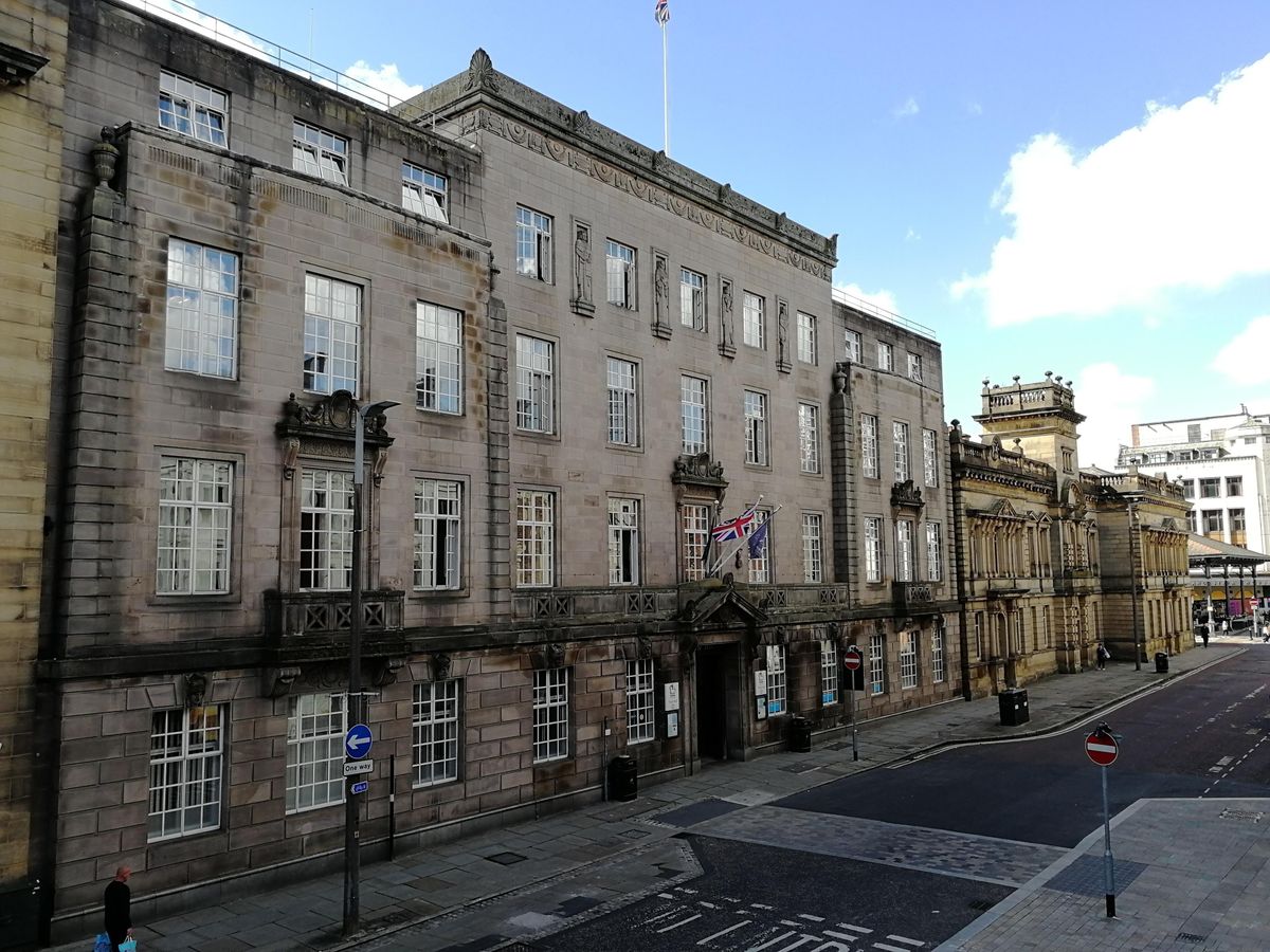 Preston Town Hall asbestos removal gets under way