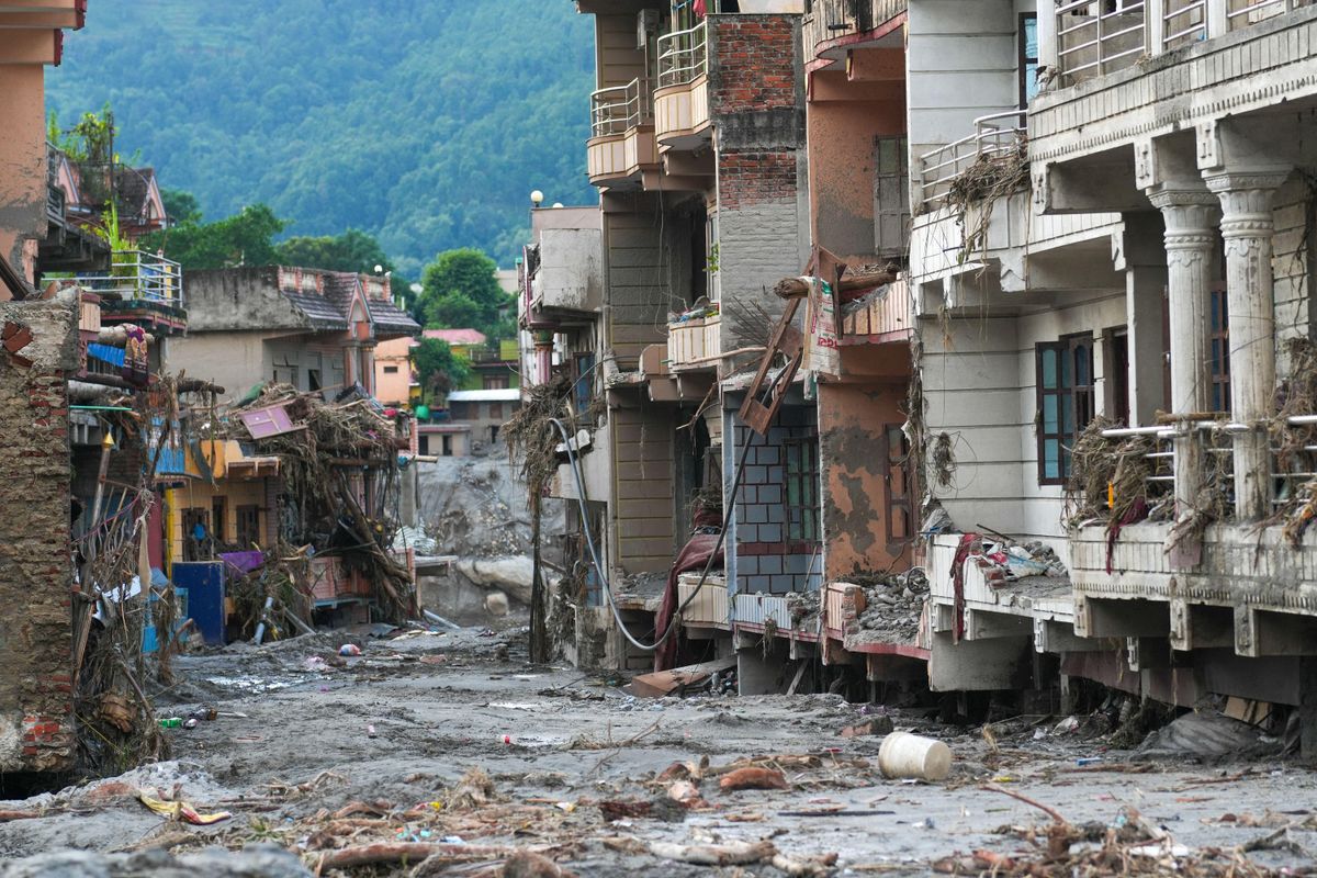 Multiple UK-linked individuals missing after devastating Nepal flash floods | News - Greatest Hits Radio - Rayo