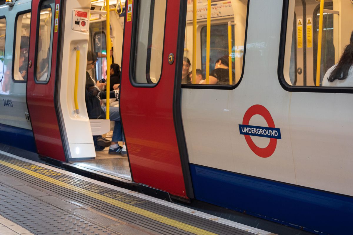 Train disruption continues on Elizabeth line due to Paddington grass fire