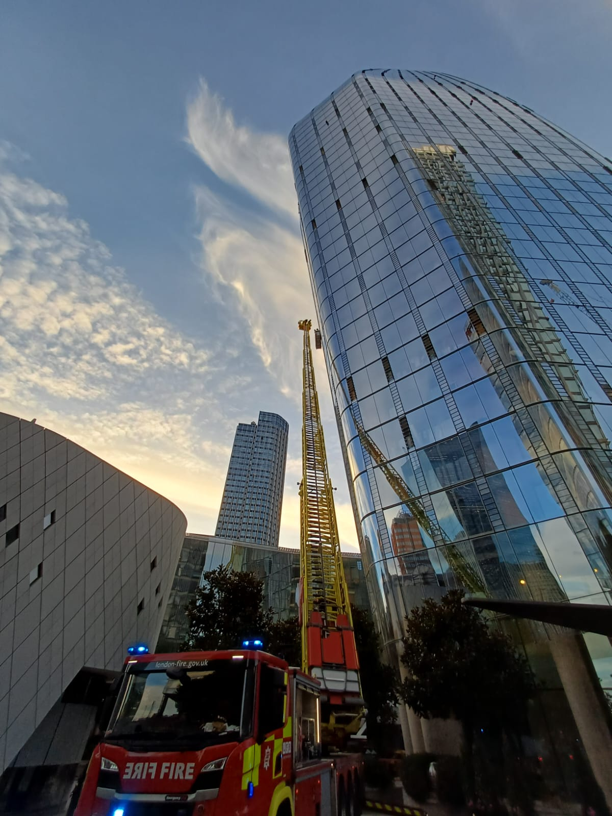 Window cleaners rescued from cradle on 15th floor of London skyscraper