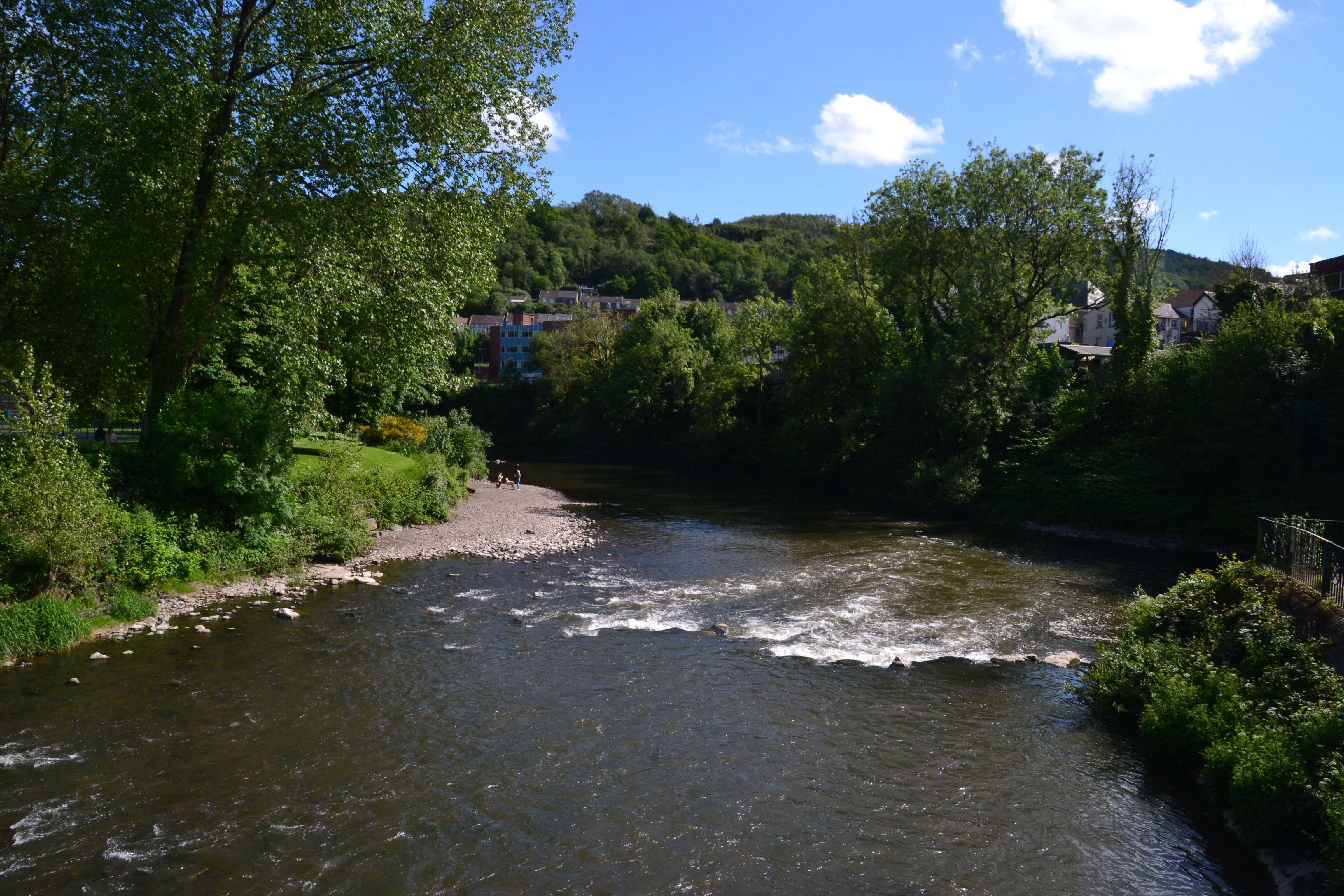 Health warning as major fuel spill hits River Taff