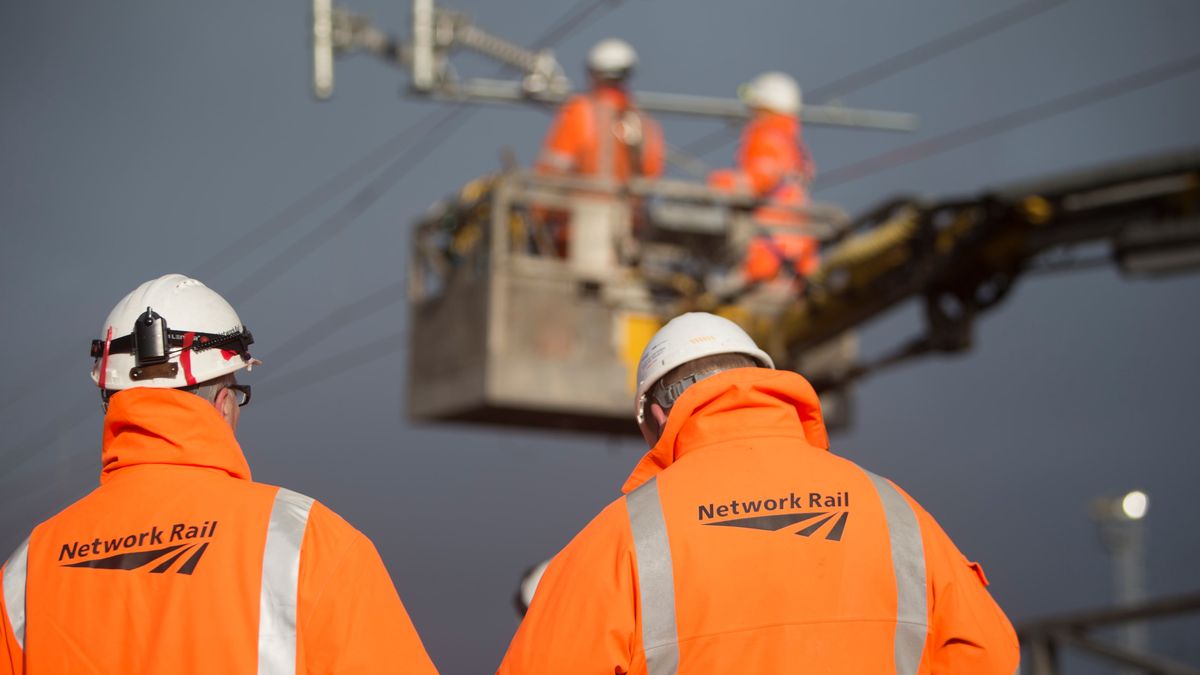 Lancashire West Coast Main Line disrupted by overhead line faults ...