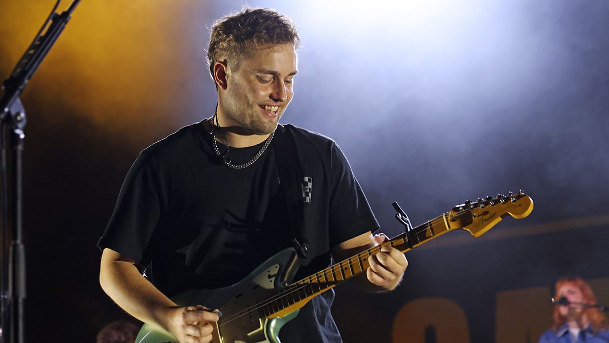 Fender Radio Sam Fender announces June and July 2027 UK stadium tour