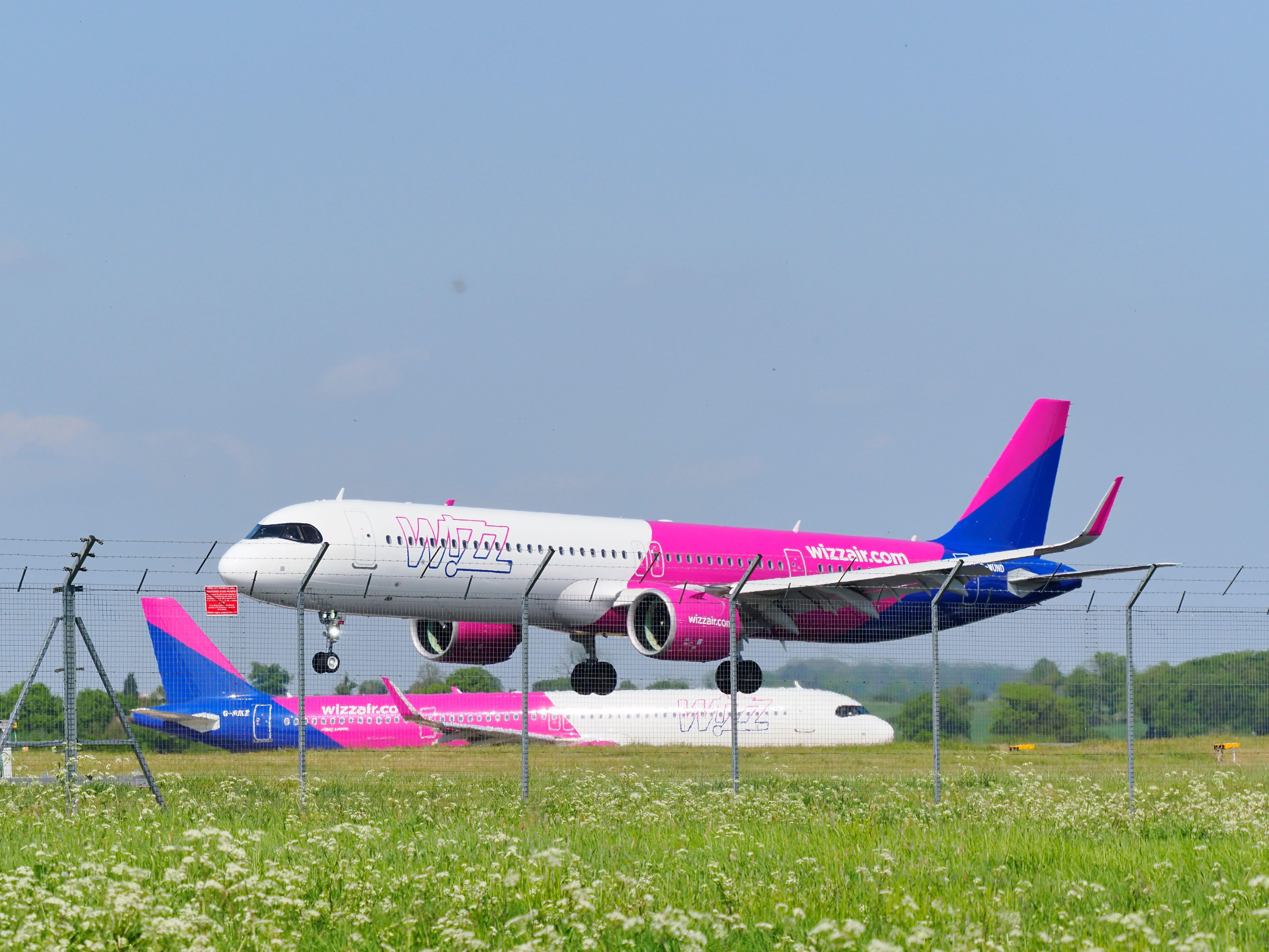 Wizz Air offers buyouts to pilots based at Luton Airport