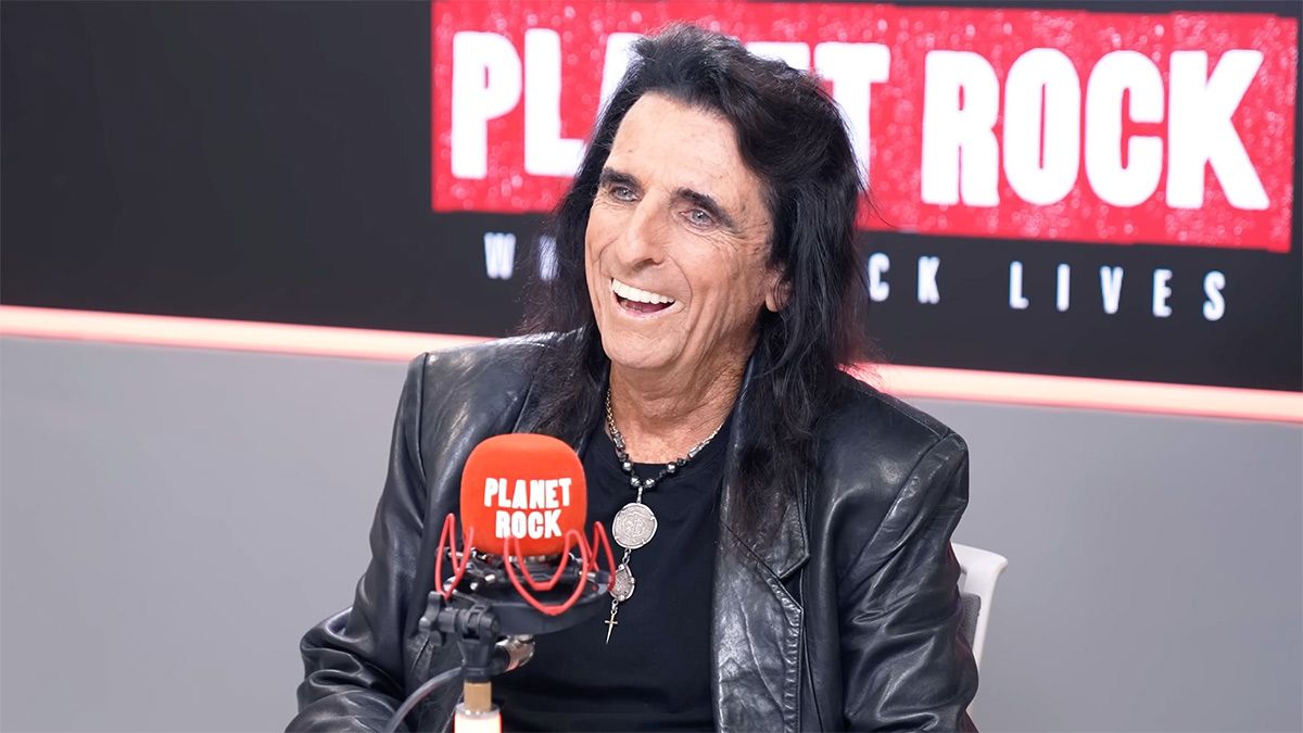 Alice Cooper to host Halloween show on Planet Rock