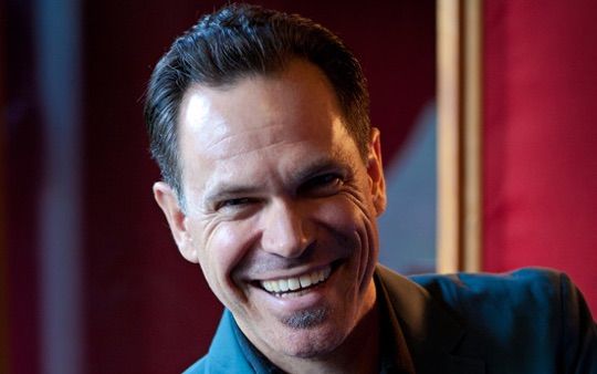 Kurt Elling keeps it moving and reveals new album details