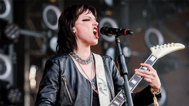 Halestorm's Lzzy Hale sings Led Zeppelin's 'Stairway to Heaven' with ...