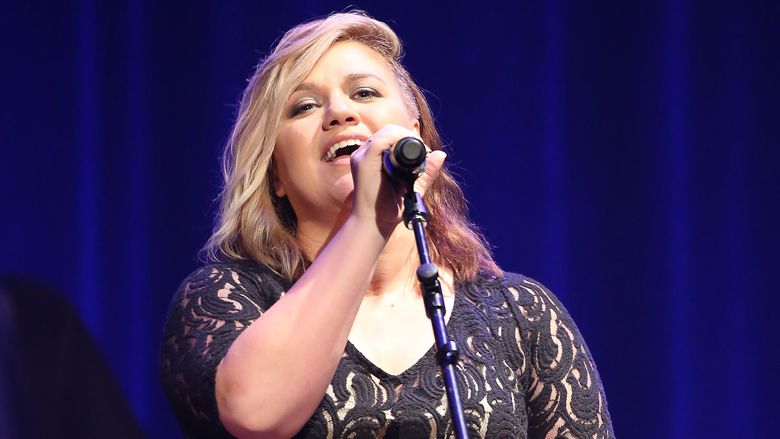 Kelly Clarkson Wows With Gospel Cover of Taylor Swift's 'Shake It Out ...