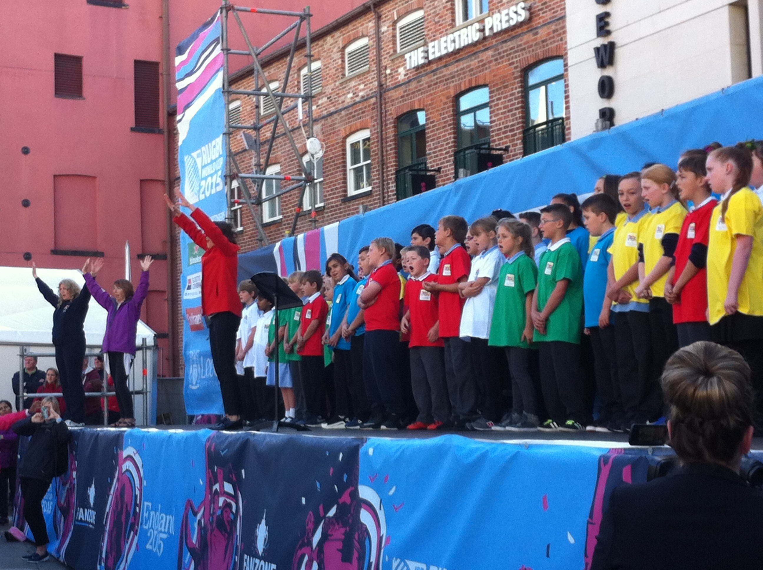 Hundreds of School Kids Celebrate Rugby World Cup in Leeds | News ...