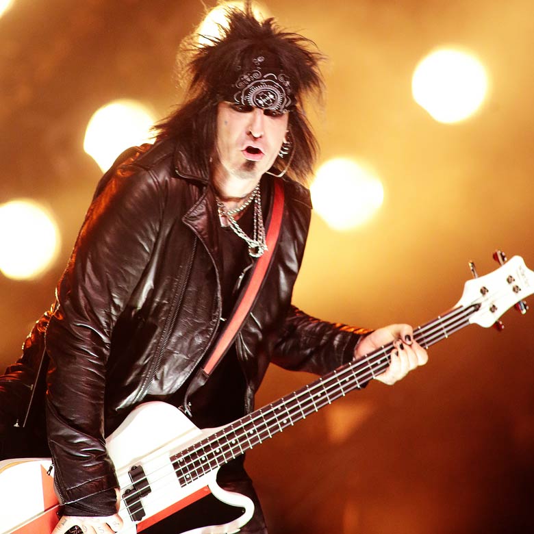 Nikki Sixx: "Gene Simmons Is An Overrated Guy That Dresses Like A Clown ...