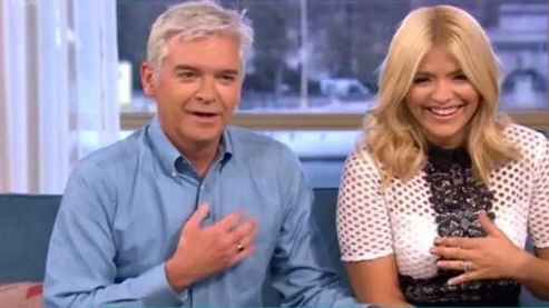 Holly Willoughby and Phillip Schofield panic stricken on This Morning ...