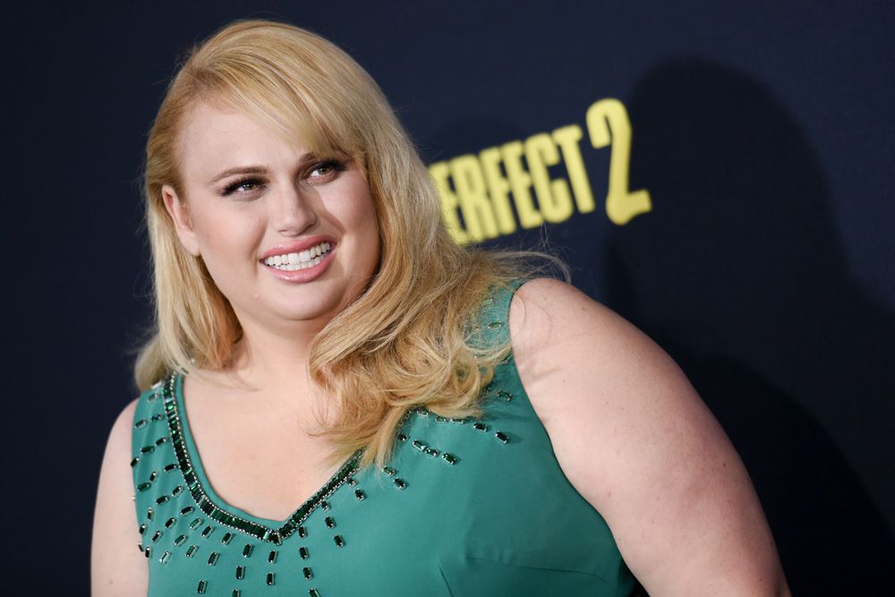 Fat Amy from Pitch Perfect 2 tells us about hanging from the ceiling ...