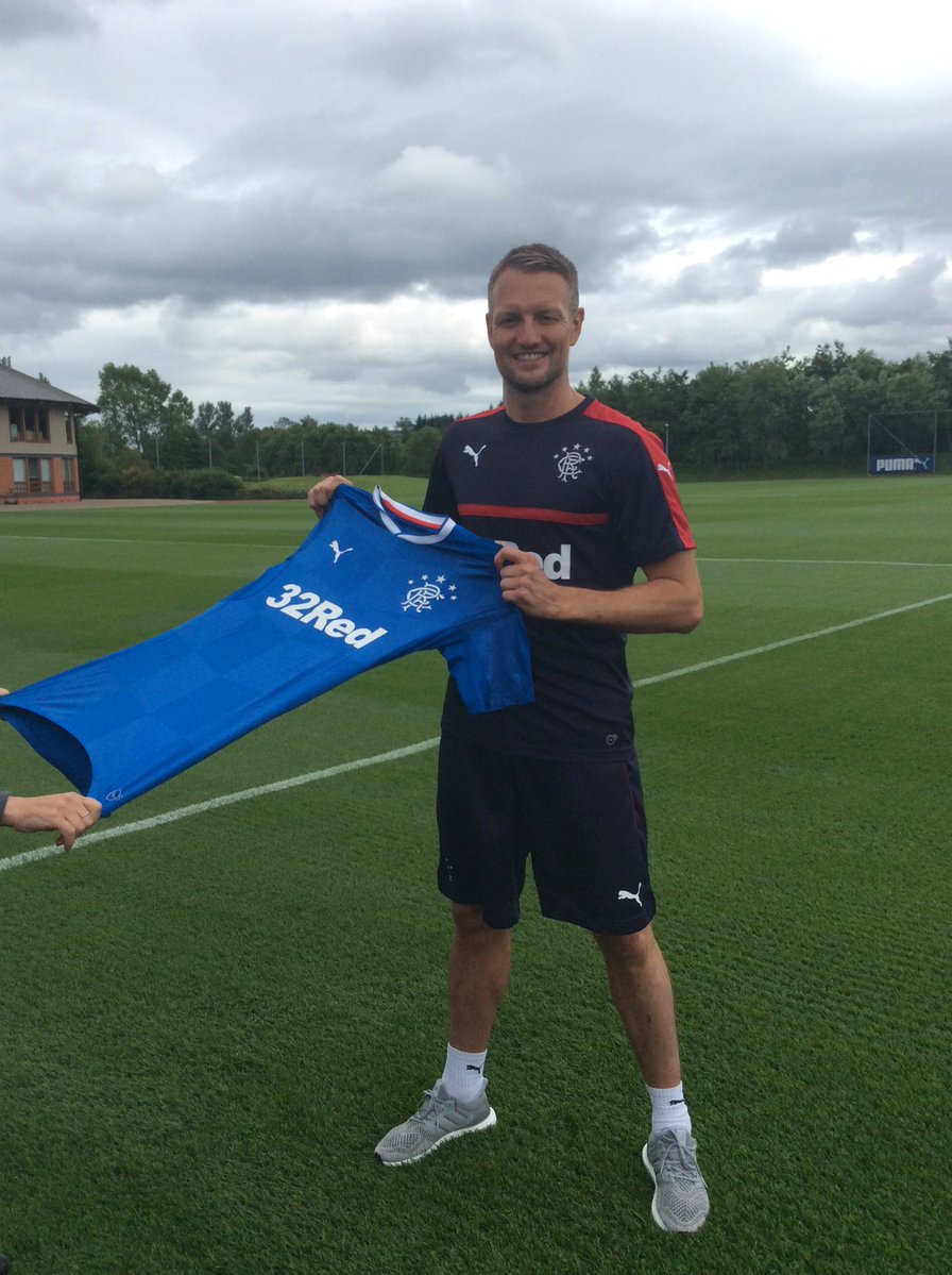 Clint Hill looking to David Weir for inspiration after completing ...