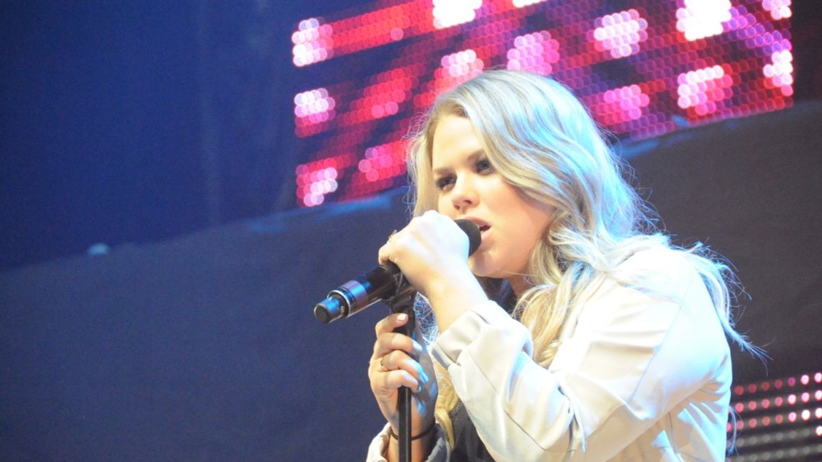 Grace Ruckle Singer WATCH: Grace tells us what she loves about Britain | Music Events ...