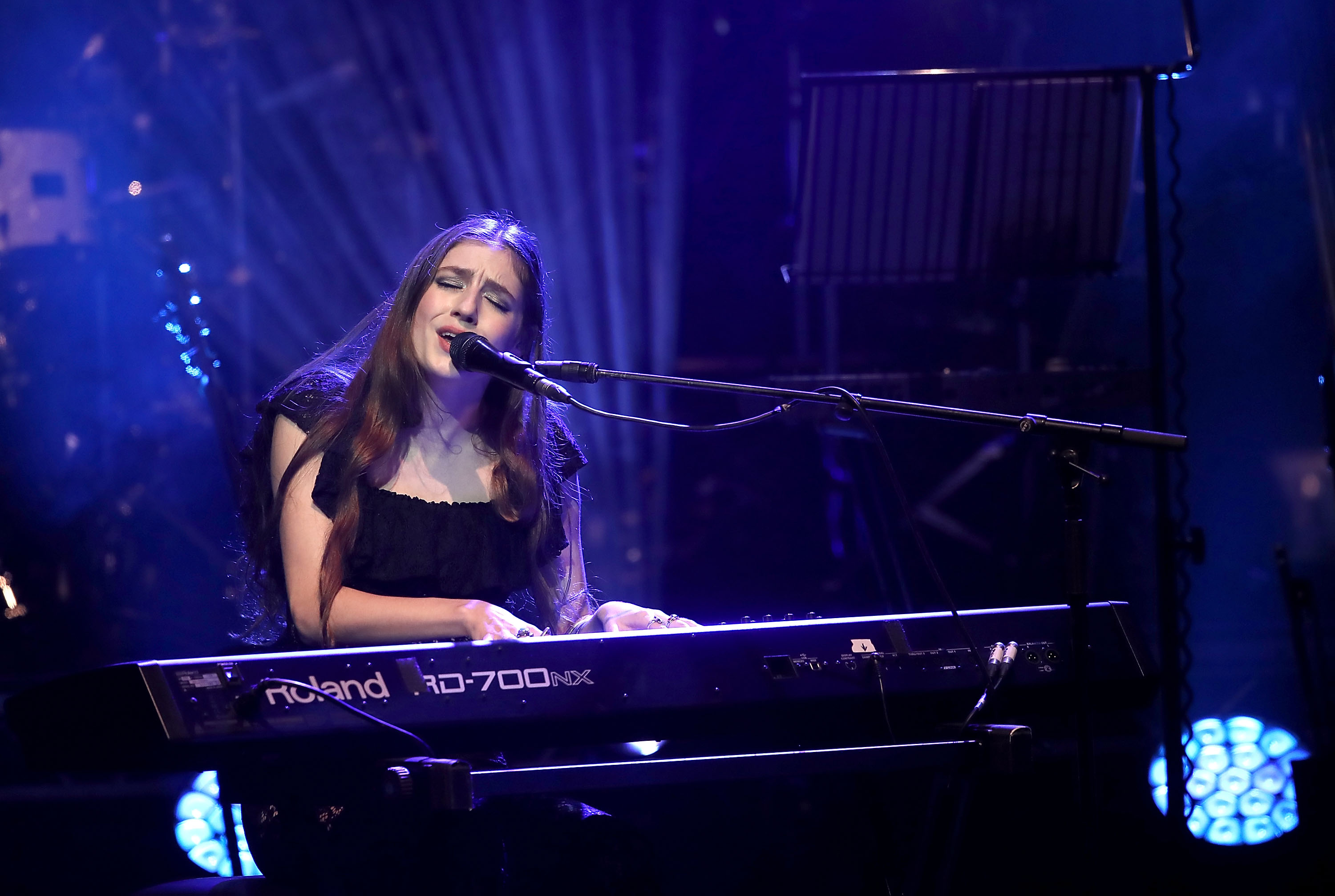 The Magic of Christmas Birdy's 'Keeping Your Head Up' at the London